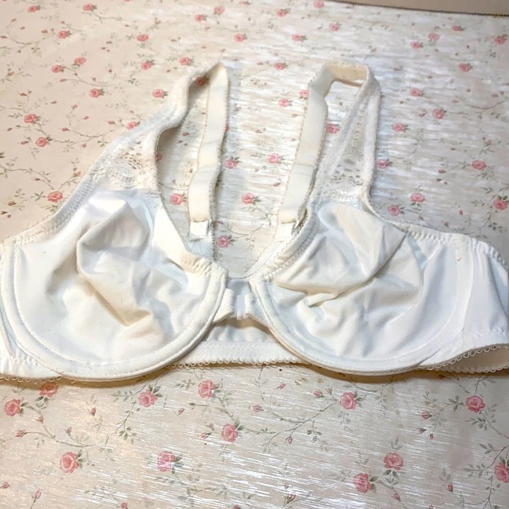 Wacoal Racer Back underwire Bra frount closure